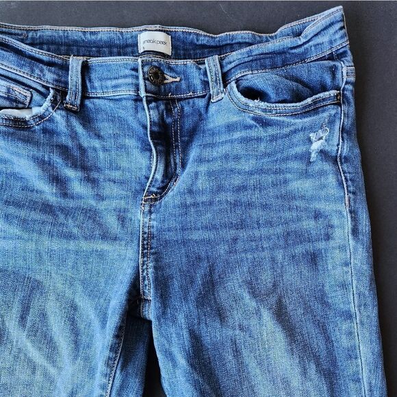 Sneak Peak Skinny Jeans with Rips - Picture 6 of 15